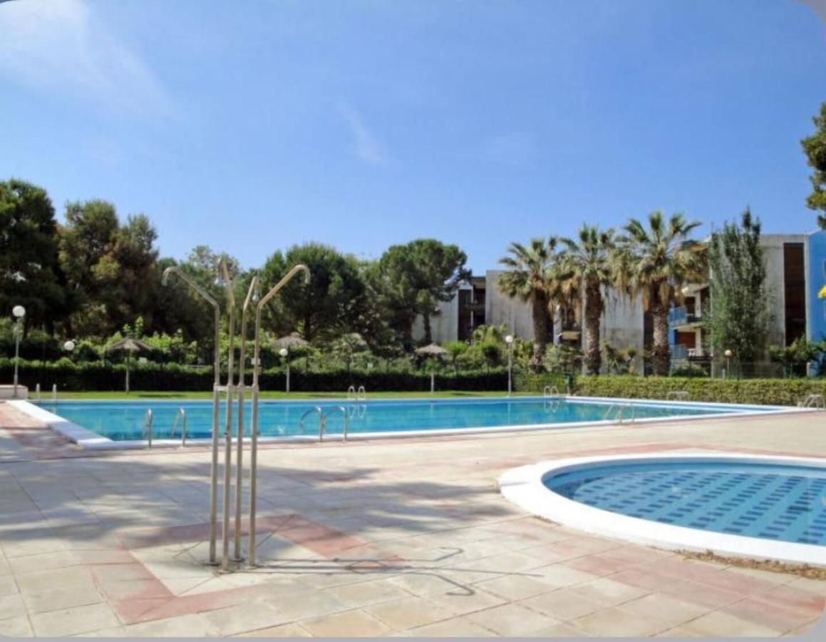 Apart. Familiar En Urbanizacion Reus Mediterrani 坎布里尔斯 外观 照片